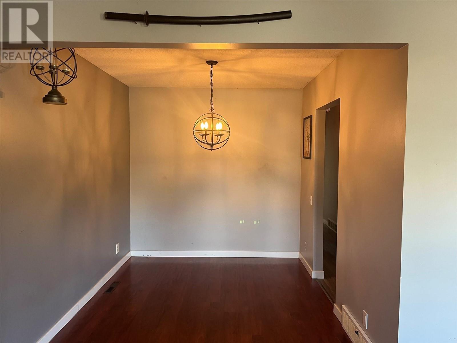 Property at 737 Huntington Drive image 4