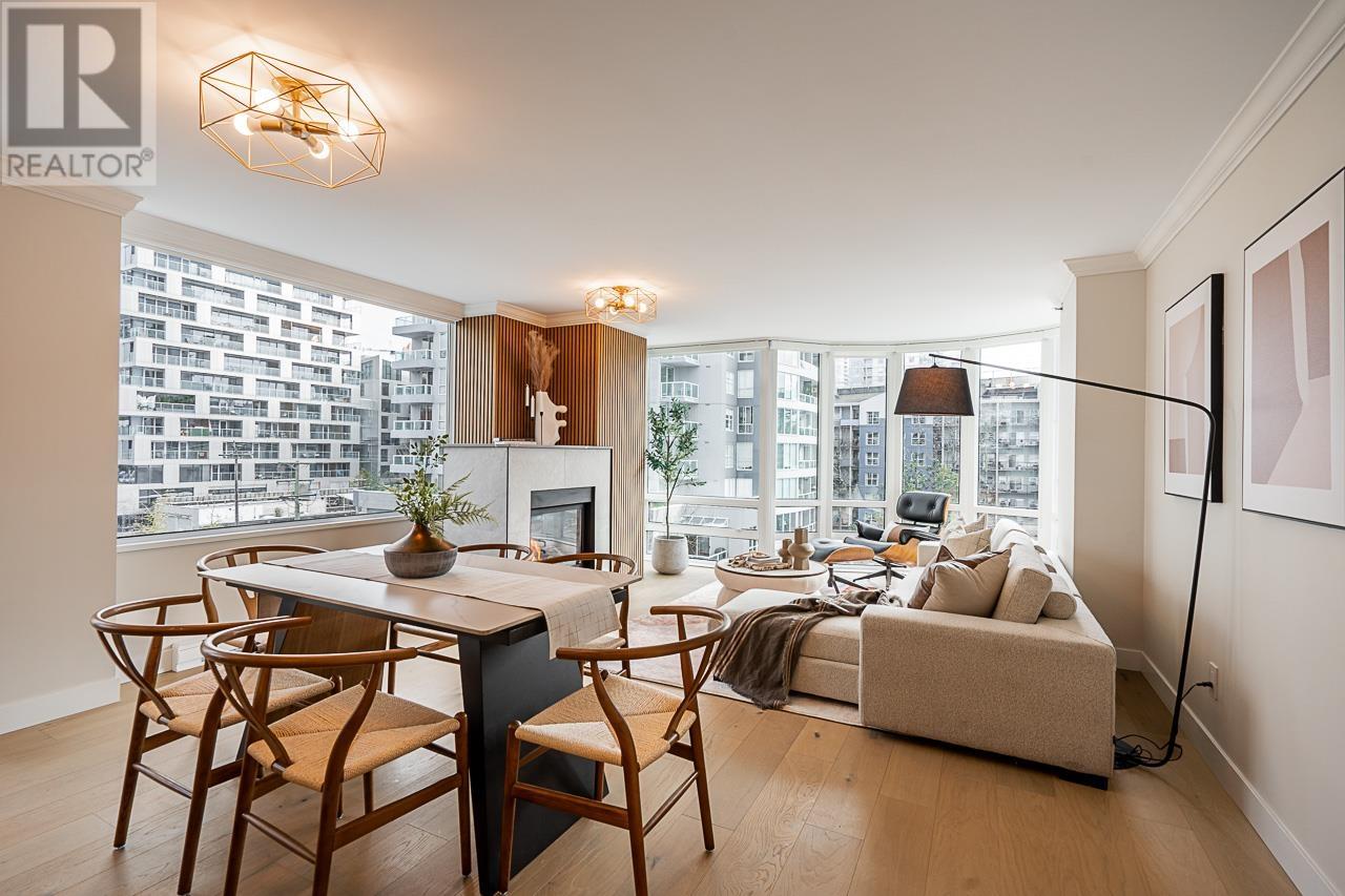 Listing Picture 7 of 37 : 703 1501 HOWE STREET, Vancouver / 溫哥華 - 魯藝地產 Yvonne Lu Group - MLS Medallion Club Member