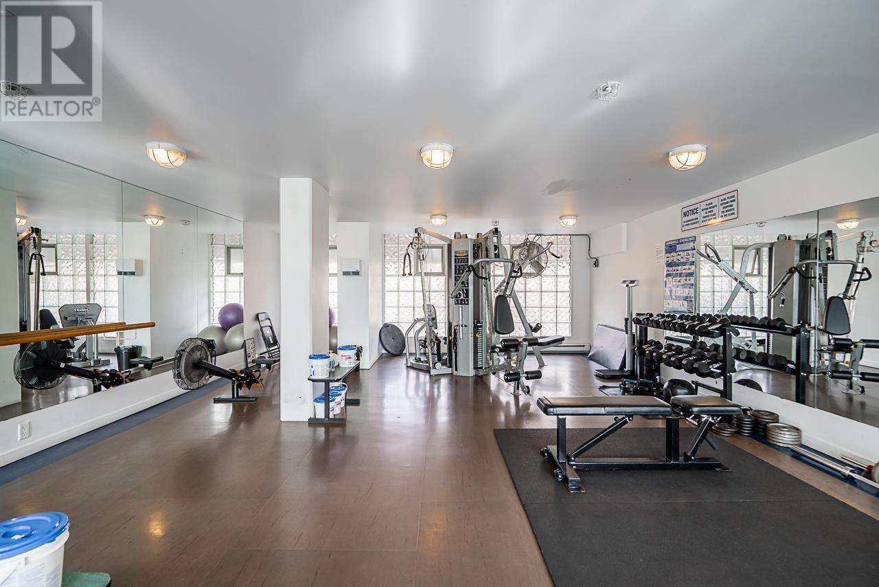 Listing Picture 34 of 37 : 703 1501 HOWE STREET, Vancouver / 溫哥華 - 魯藝地產 Yvonne Lu Group - MLS Medallion Club Member