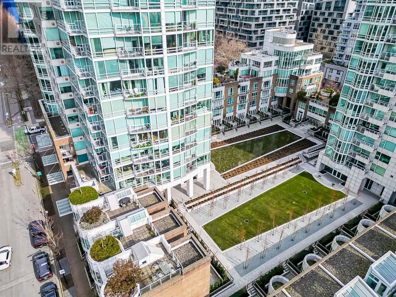 Listing Picture 37 of 37 : 703 1501 HOWE STREET, Vancouver / 溫哥華 - 魯藝地產 Yvonne Lu Group - MLS Medallion Club Member