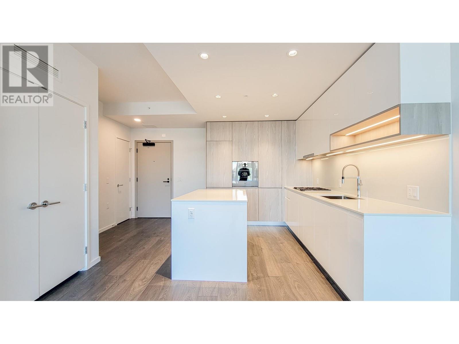 Listing Picture 5 of 33 : 215 6788 MINORU BOULEVARD, Richmond / 烈治文 - 魯藝地產 Yvonne Lu Group - MLS Medallion Club Member