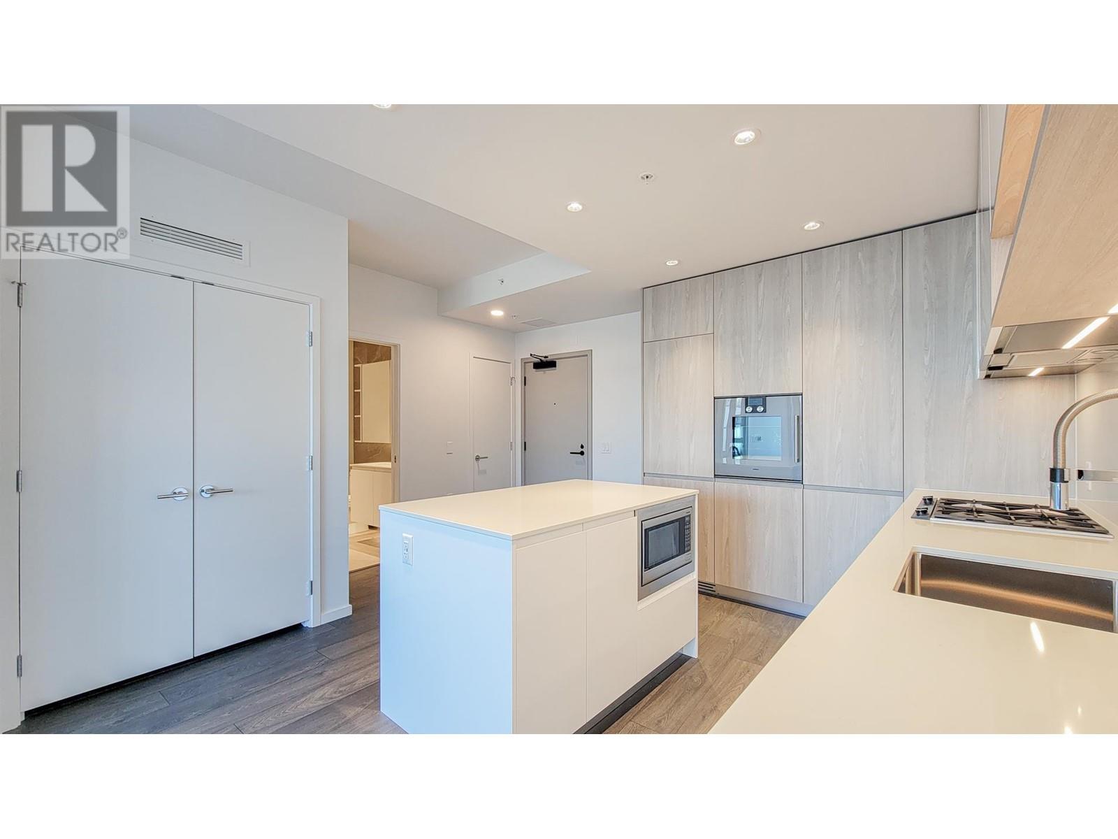 Listing Picture 7 of 33 : 215 6788 MINORU BOULEVARD, Richmond / 烈治文 - 魯藝地產 Yvonne Lu Group - MLS Medallion Club Member