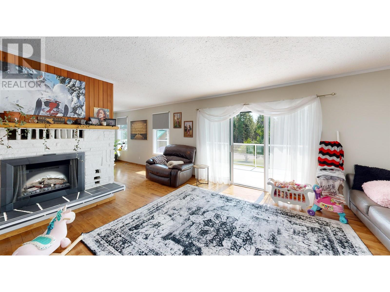 5902 Eastwood Road, 100 Mile House, British Columbia  V0K 2E1 - Photo 14 - R2972821