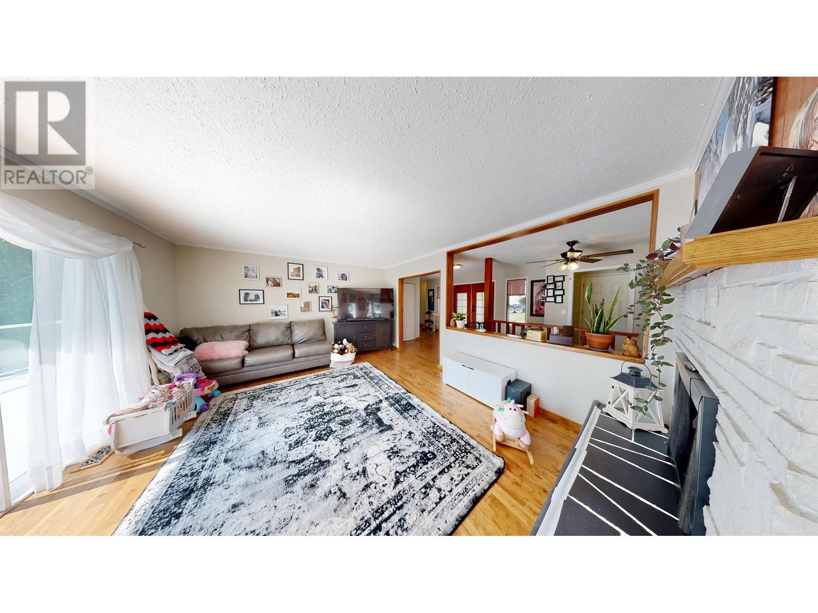 5902 Eastwood Road, 100 Mile House, British Columbia  V0K 2E1 - Photo 15 - R2972821