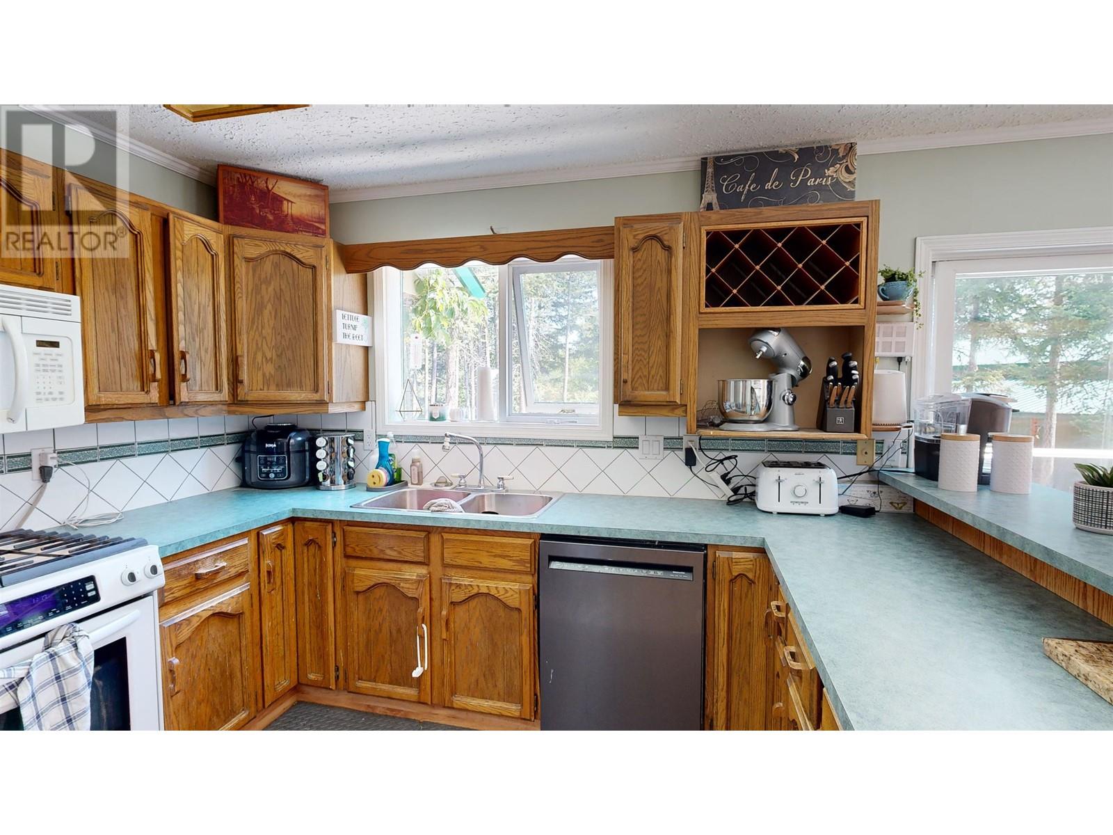 5902 Eastwood Road, 100 Mile House, British Columbia  V0K 2E1 - Photo 19 - R2972821