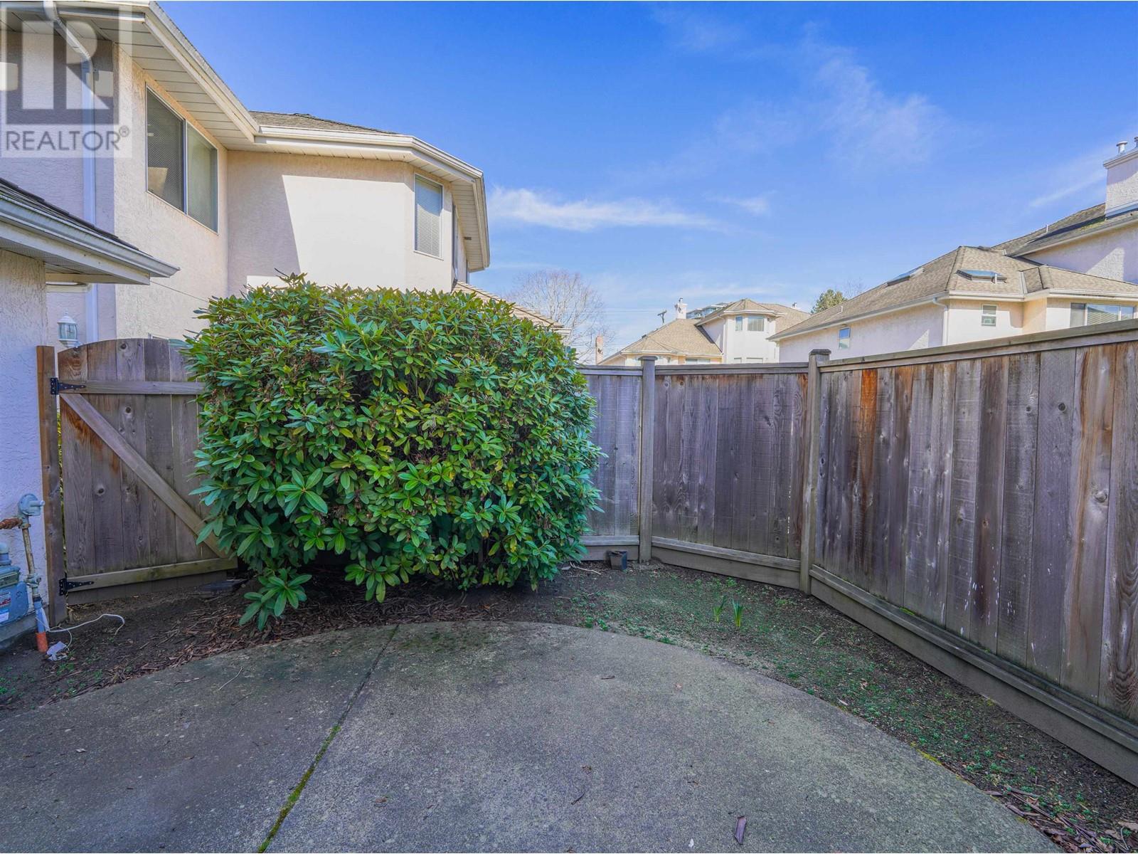 Listing Picture 38 of 40 : 8 8220 BENNETT ROAD, Richmond / 烈治文 - 魯藝地產 Yvonne Lu Group - MLS Medallion Club Member