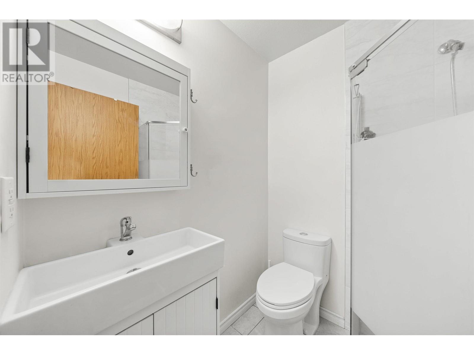 Listing Picture 13 of 15 : 8 7611 MOFFATT ROAD, Richmond / 烈治文 - 魯藝地產 Yvonne Lu Group - MLS Medallion Club Member