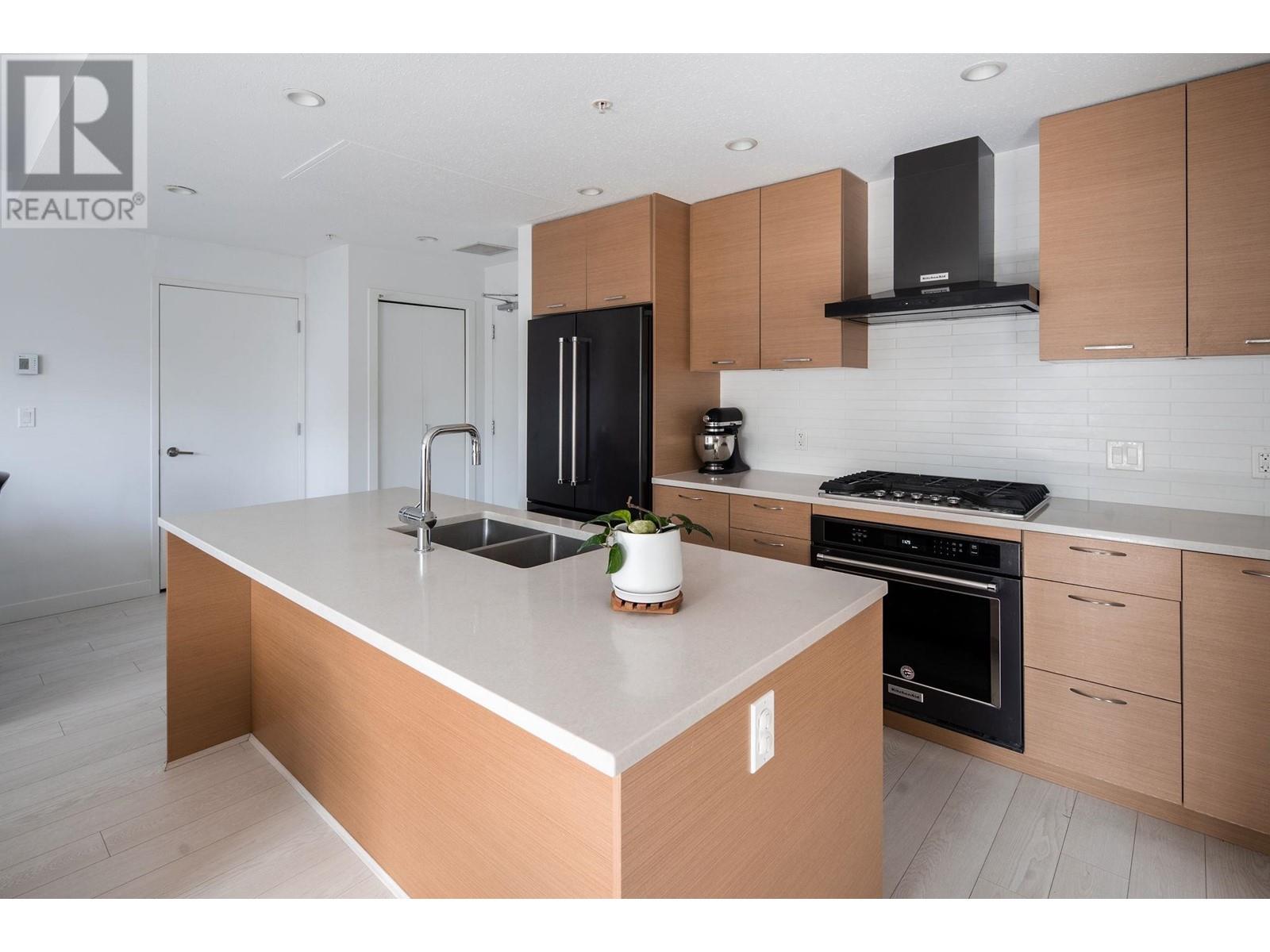 506 3581 ROSS DRIVE, vancouver, British Columbia
