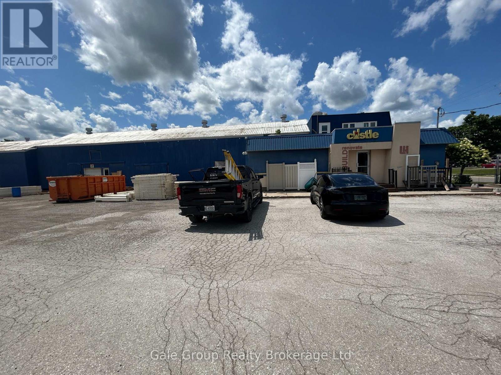 668 PEEL STREET, Woodstock, Ontario