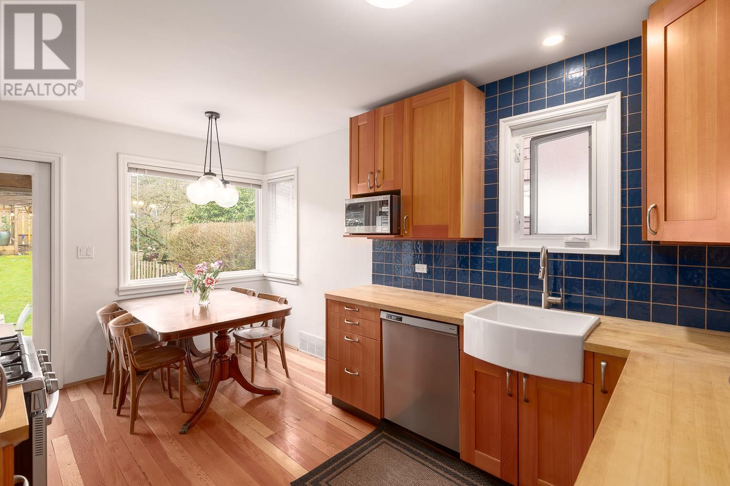 Listing Picture 11 of 40 : 626 E 21ST AVENUE, Vancouver / 溫哥華 - 魯藝地產 Yvonne Lu Group - MLS Medallion Club Member