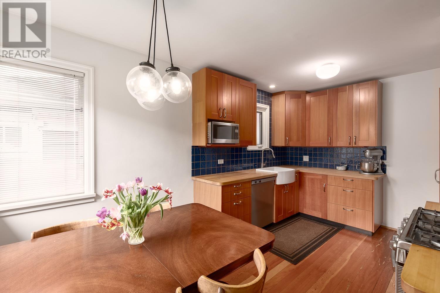 Listing Picture 12 of 40 : 626 E 21ST AVENUE, Vancouver / 溫哥華 - 魯藝地產 Yvonne Lu Group - MLS Medallion Club Member