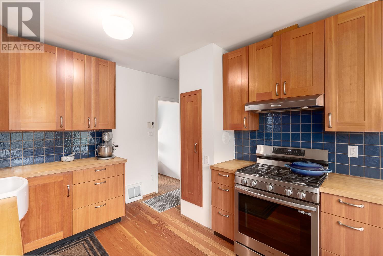 Listing Picture 13 of 40 : 626 E 21ST AVENUE, Vancouver / 溫哥華 - 魯藝地產 Yvonne Lu Group - MLS Medallion Club Member