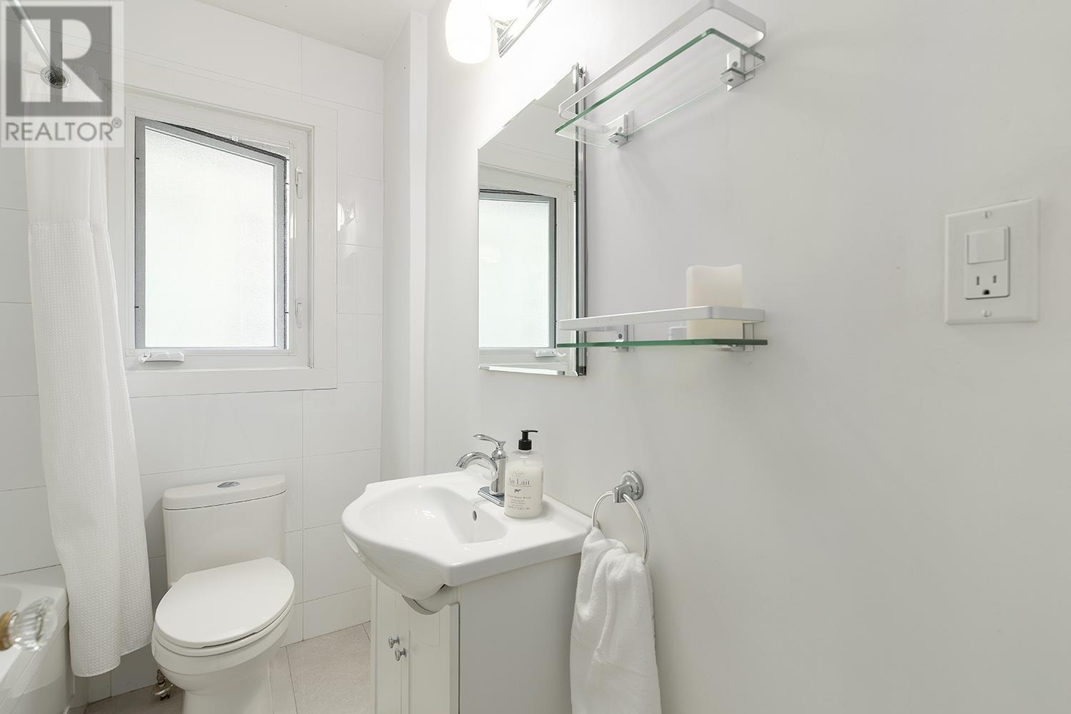 Listing Picture 22 of 40 : 626 E 21ST AVENUE, Vancouver / 溫哥華 - 魯藝地產 Yvonne Lu Group - MLS Medallion Club Member