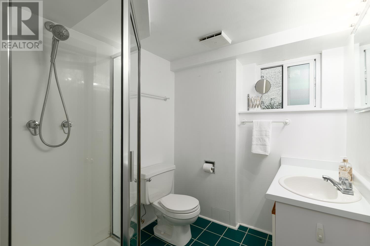 Listing Picture 31 of 40 : 626 E 21ST AVENUE, Vancouver / 溫哥華 - 魯藝地產 Yvonne Lu Group - MLS Medallion Club Member