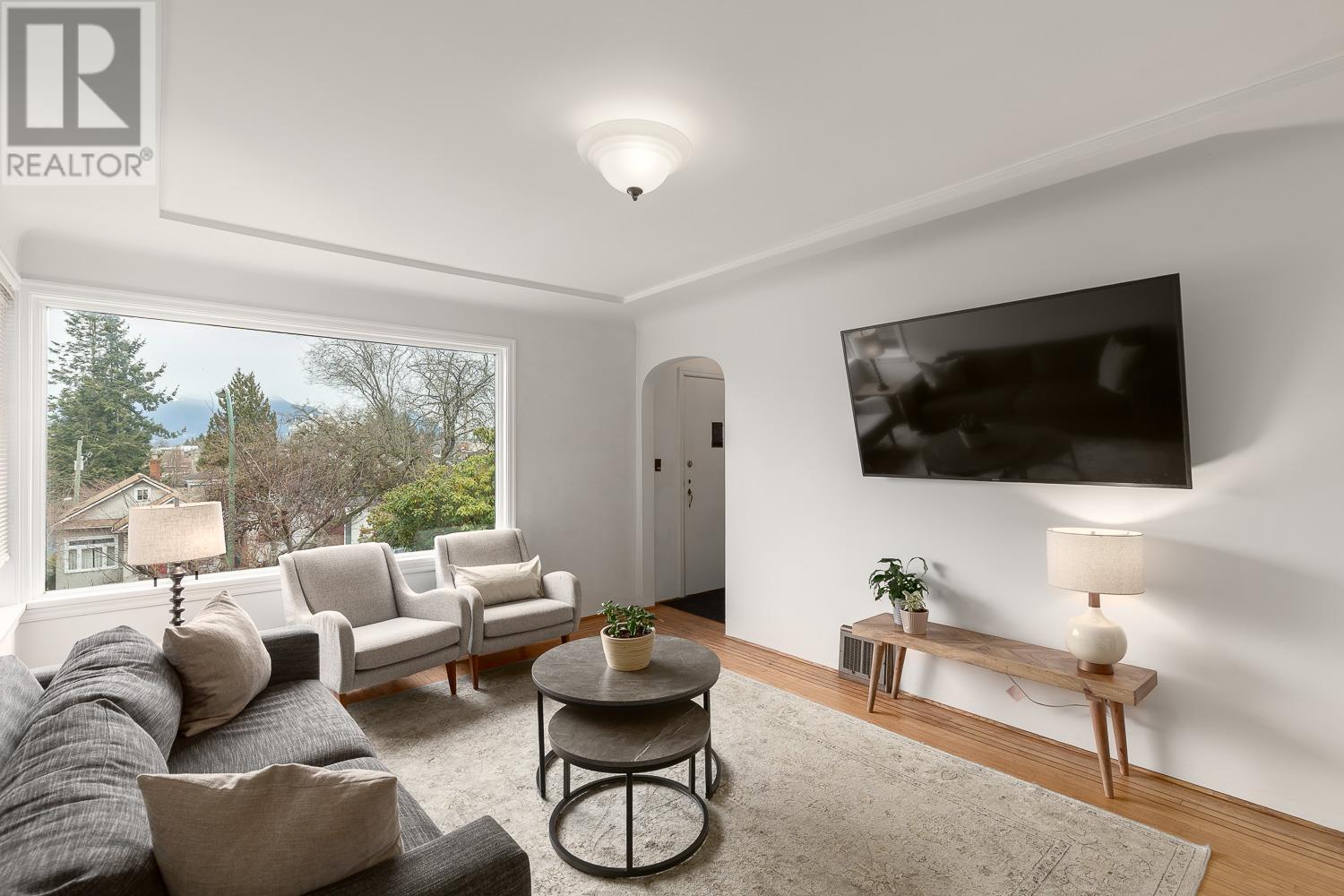 Listing Picture 8 of 40 : 626 E 21ST AVENUE, Vancouver / 溫哥華 - 魯藝地產 Yvonne Lu Group - MLS Medallion Club Member