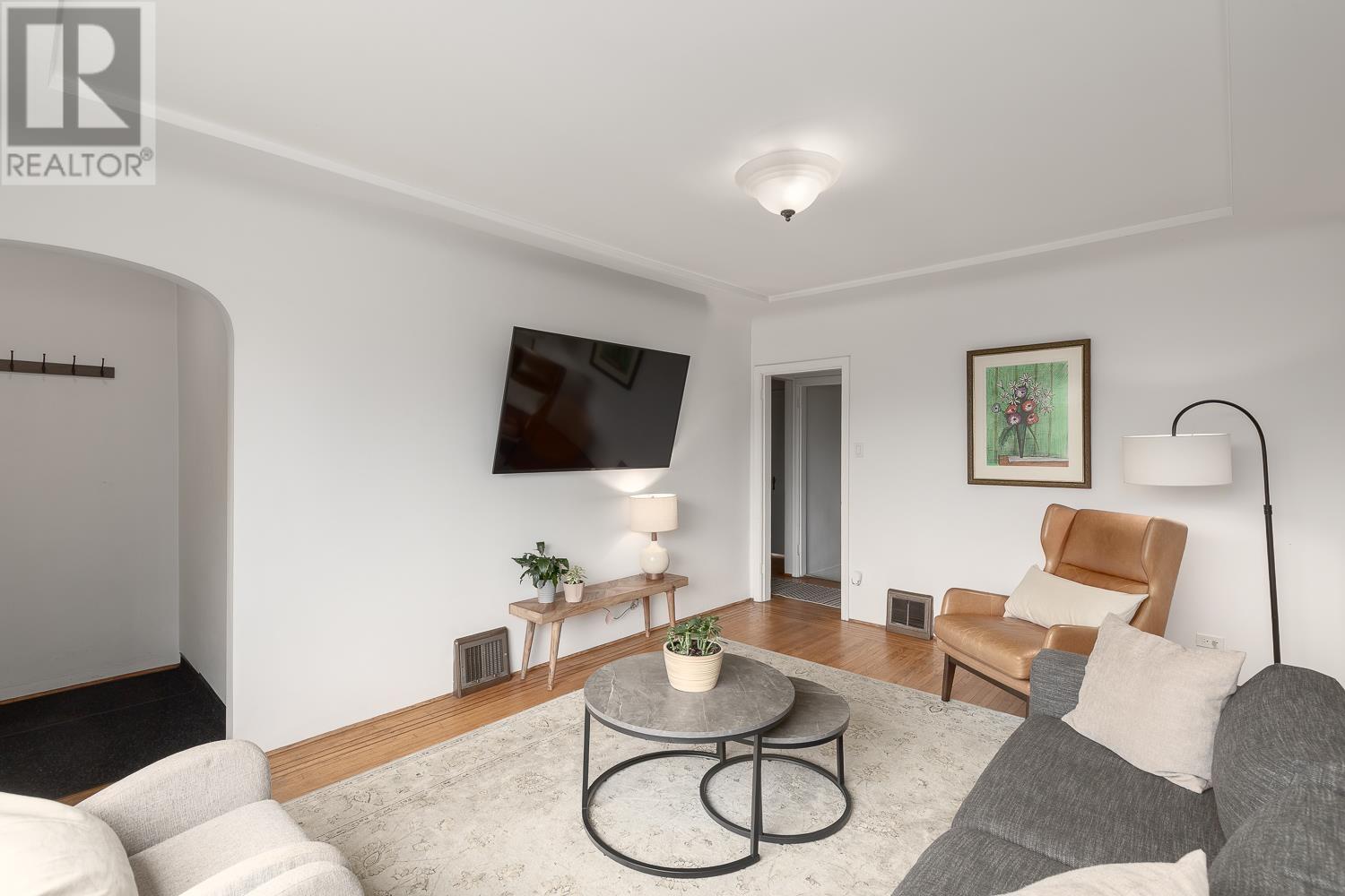 Listing Picture 9 of 40 : 626 E 21ST AVENUE, Vancouver / 溫哥華 - 魯藝地產 Yvonne Lu Group - MLS Medallion Club Member