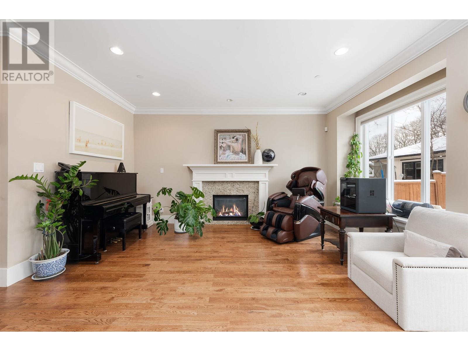 Property at 4146 W 14TH AVENUE image 3