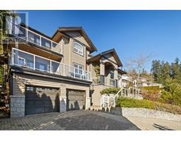 3823 MICHENER WAY, North Vancouver, British Columbia