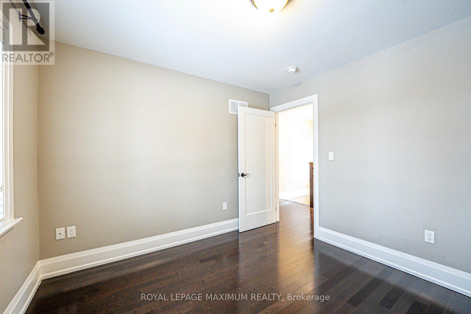 Upper Unit B - 84 Enfield Avenue, Toronto (Alderwood), Ontario  M8W 1T9 - Photo 24 - W11998335