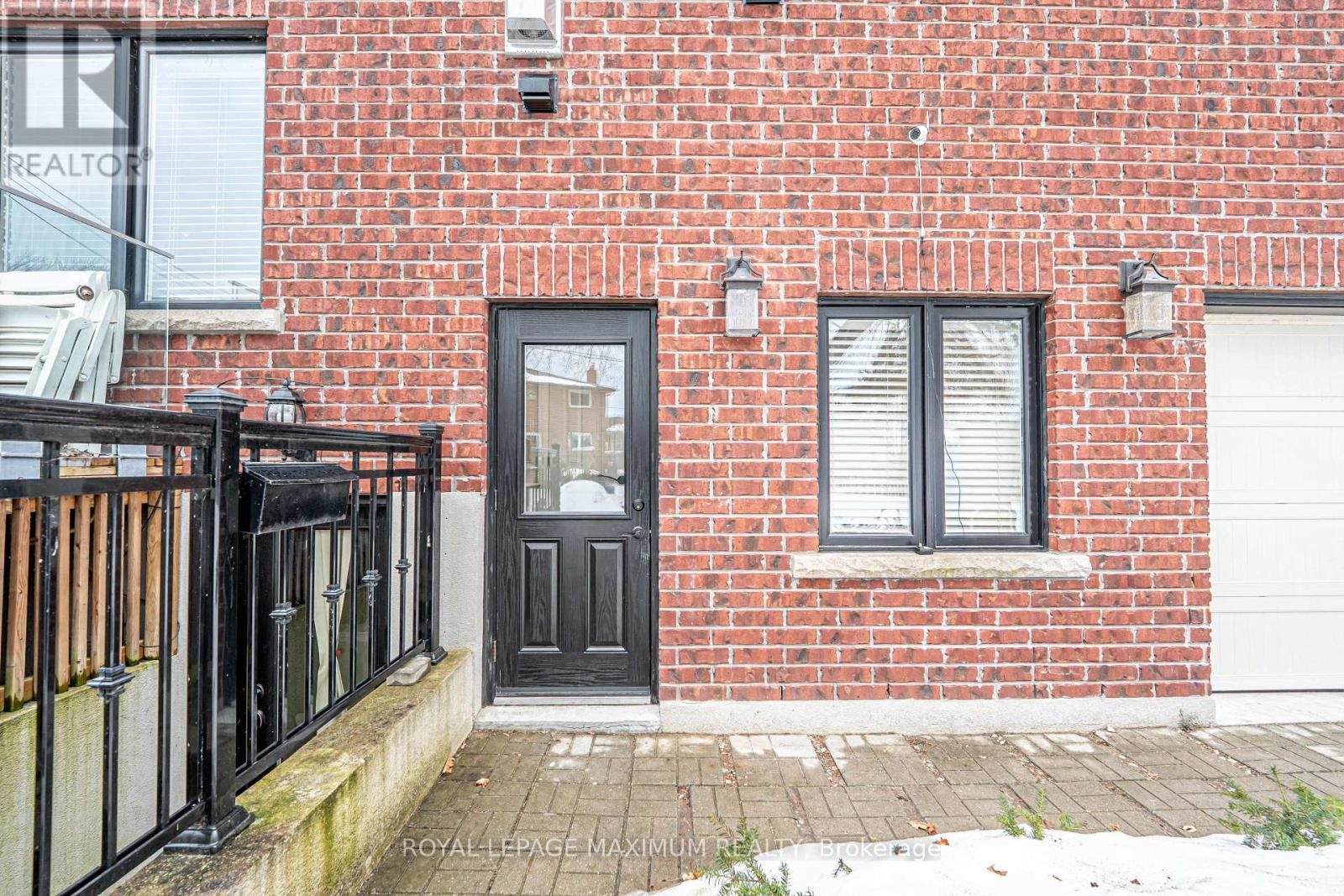 Upper Unit B - 84 Enfield Avenue, Toronto (Alderwood), Ontario  M8W 1T9 - Photo 26 - W11998335