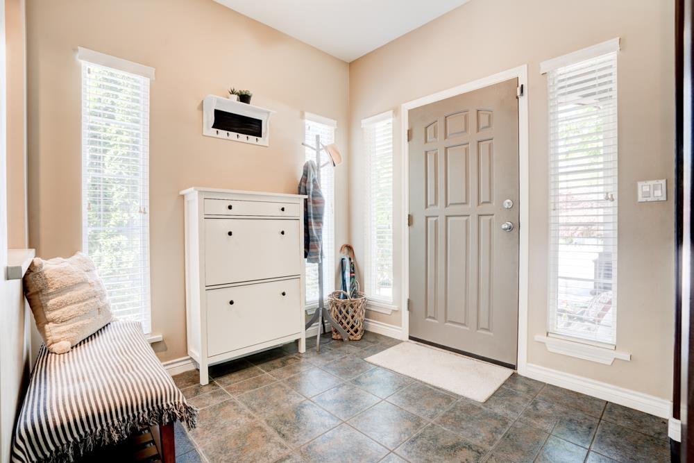 3331 Rosemary Heights Crescent, Surrey, British Columbia  V3Z 0K7 - Photo 2 - R2971853