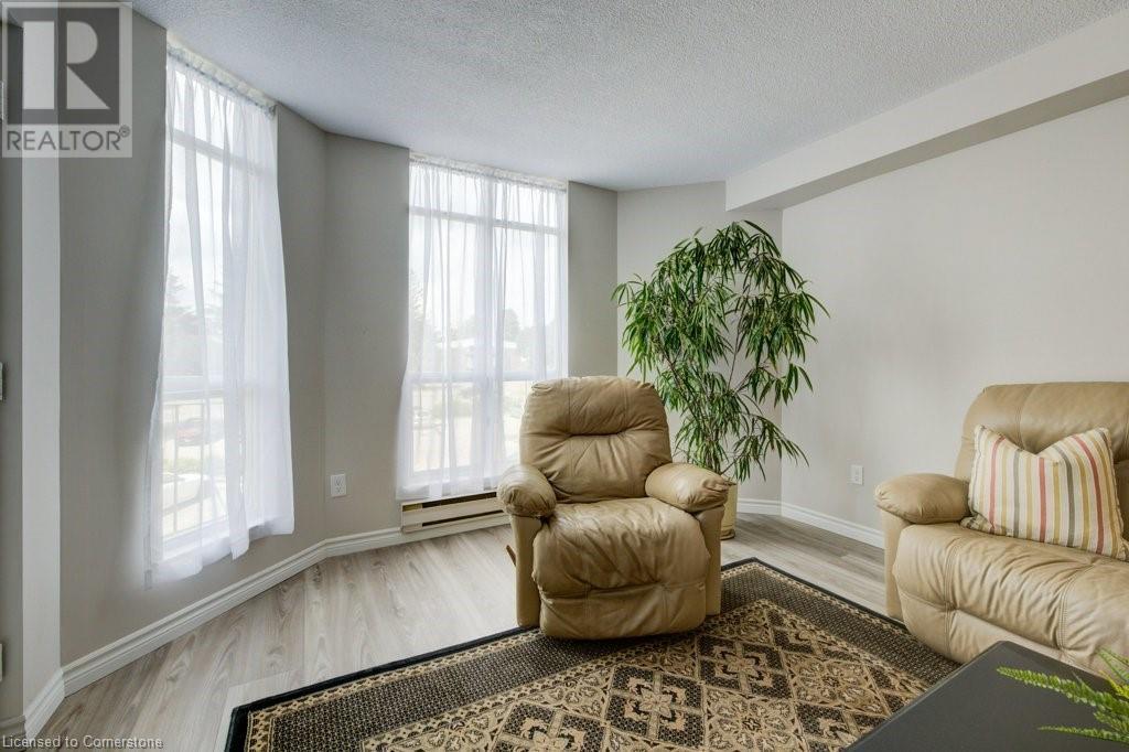 Property at 1414 E KING Street E Unit# 202 image 4