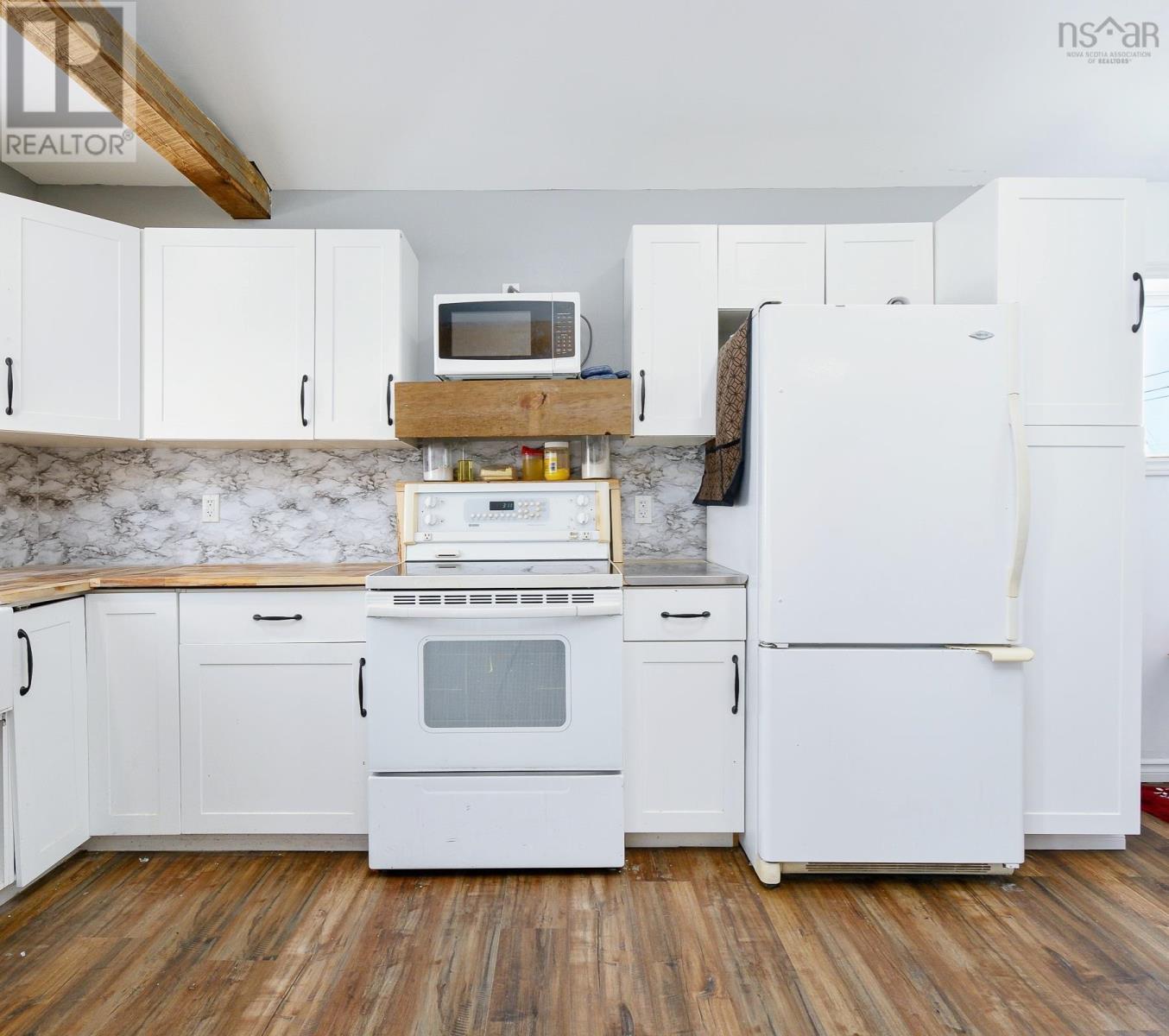 30 Guy Street, Glace Bay, Nova Scotia  B1A 3R1 - Photo 2 - 202504009