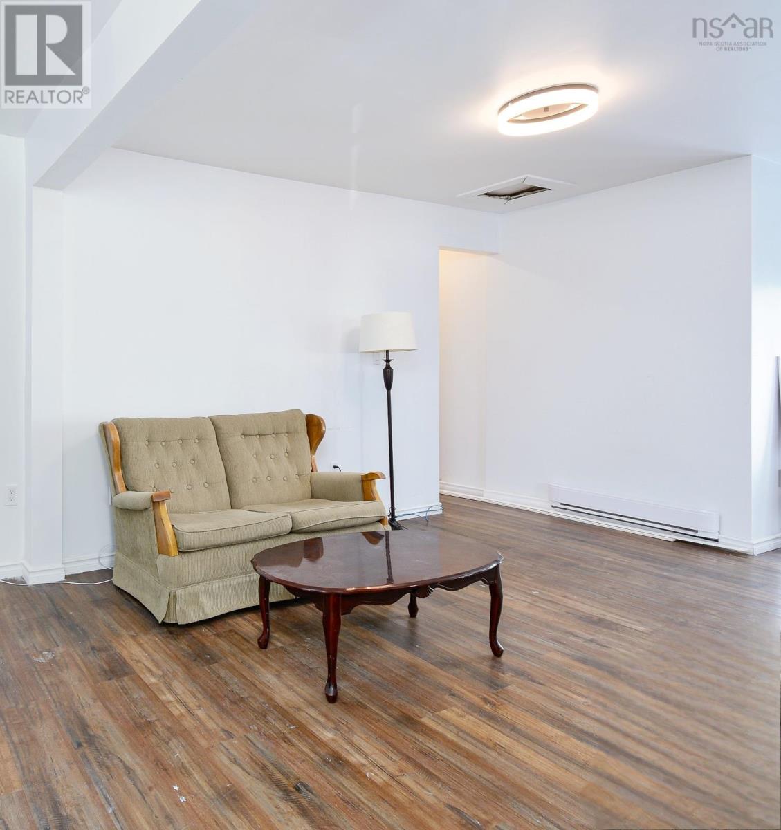 30 Guy Street, Glace Bay, Nova Scotia  B1A 3R1 - Photo 7 - 202504009