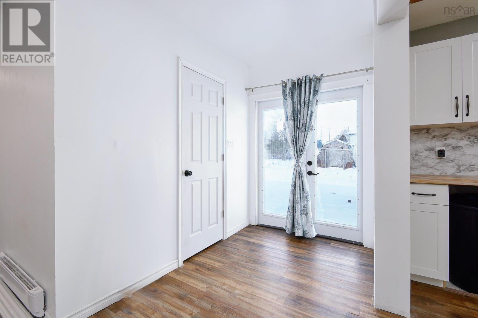 30 Guy Street, Glace Bay, Nova Scotia  B1A 3R1 - Photo 8 - 202504009