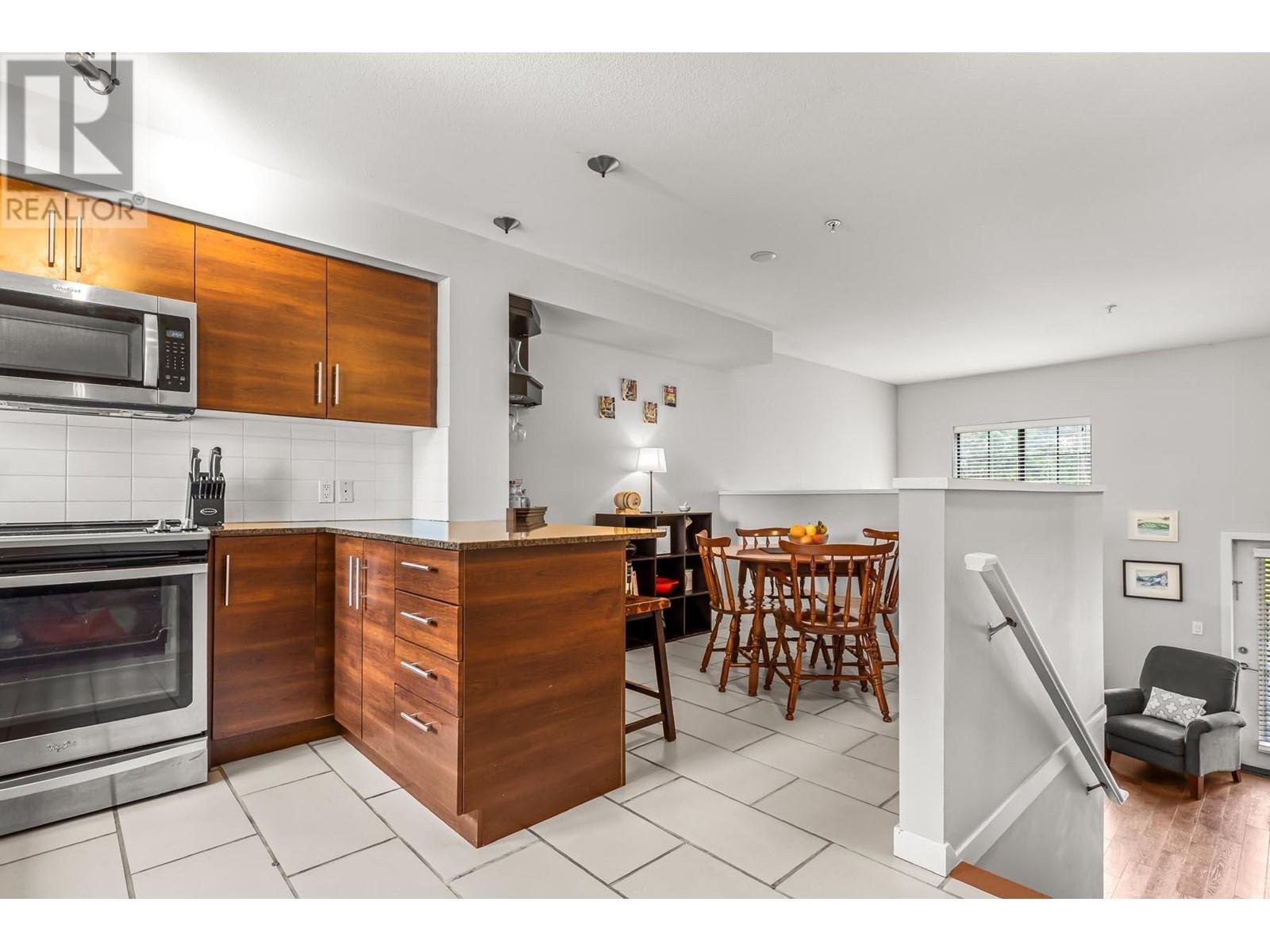 827 Agnes Street, New Westminster, British Columbia  V3M 1H3 - Photo 9 - R2972850