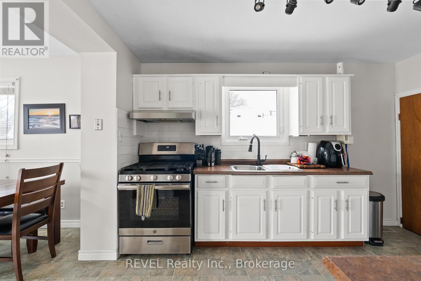 32 Bay Avenue, Welland, Ontario  L3B 3G6 - Photo 14 - X11998444