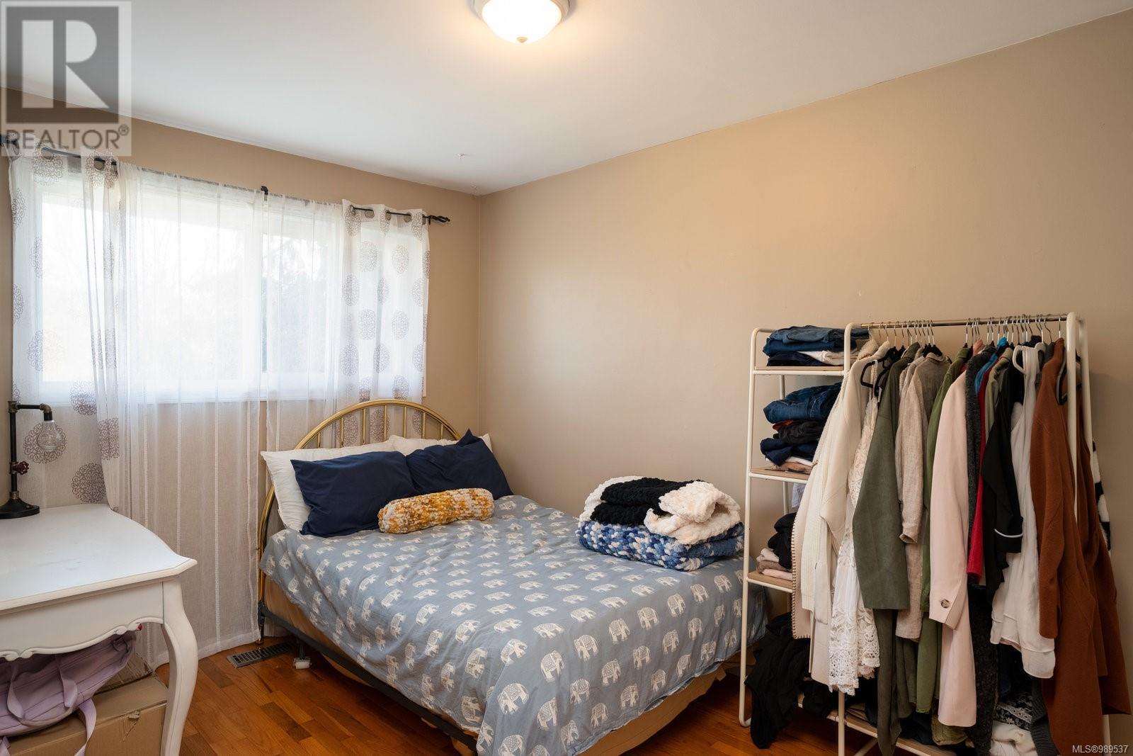 1084 Verdier Ave, Central Saanich, British Columbia  V8M 1E6 - Photo 12 - 989537
