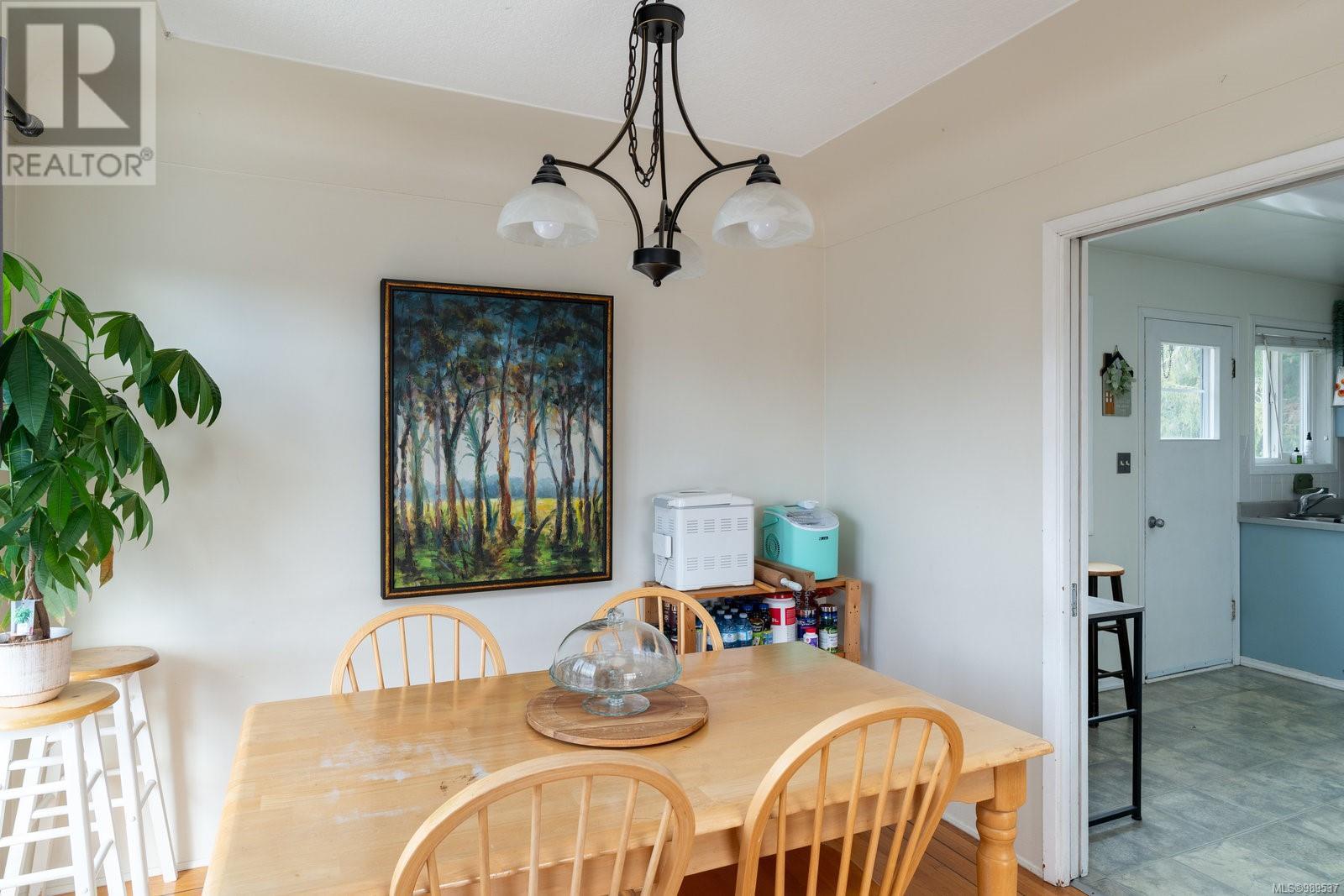1084 Verdier Ave, Central Saanich, British Columbia  V8M 1E6 - Photo 6 - 989537