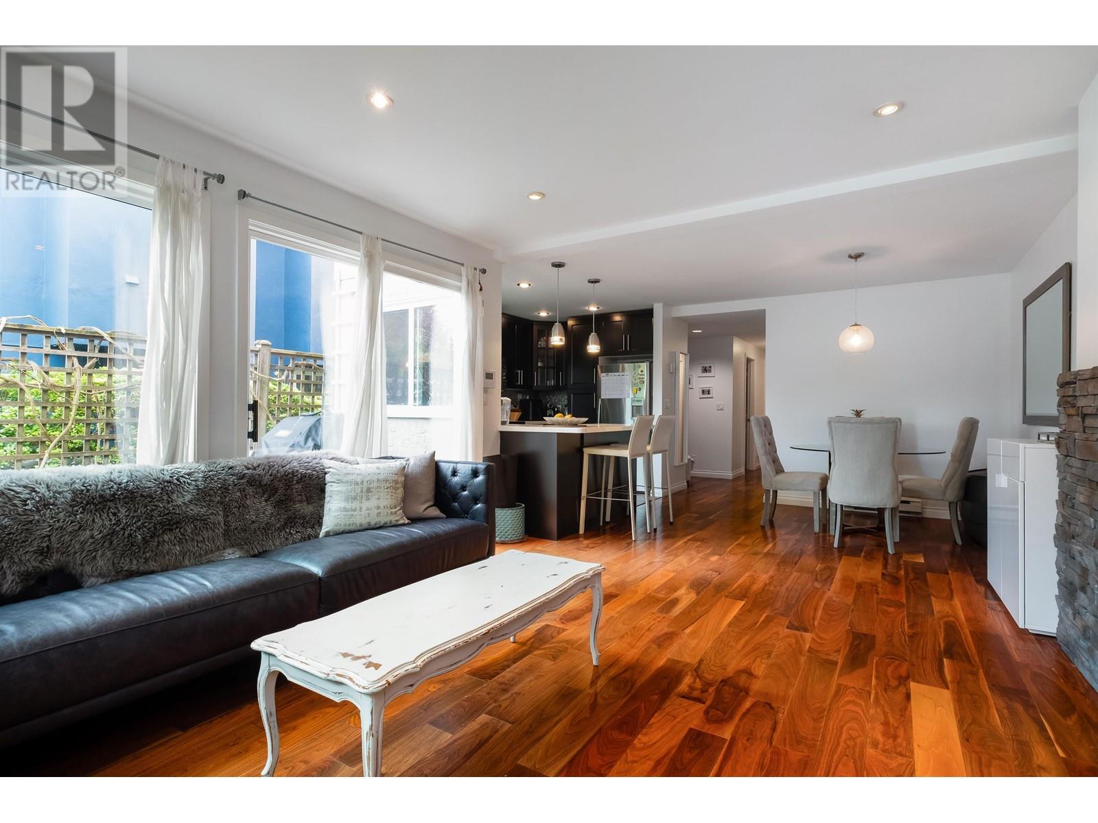 Listing Picture 4 of 18 : 2536 CORNWALL STREET, Vancouver / 溫哥華 - 魯藝地產 Yvonne Lu Group - MLS Medallion Club Member