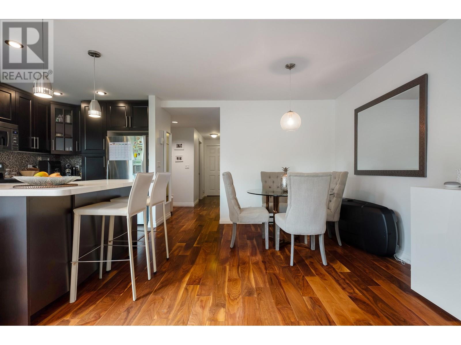 Listing Picture 6 of 18 : 2536 CORNWALL STREET, Vancouver / 溫哥華 - 魯藝地產 Yvonne Lu Group - MLS Medallion Club Member