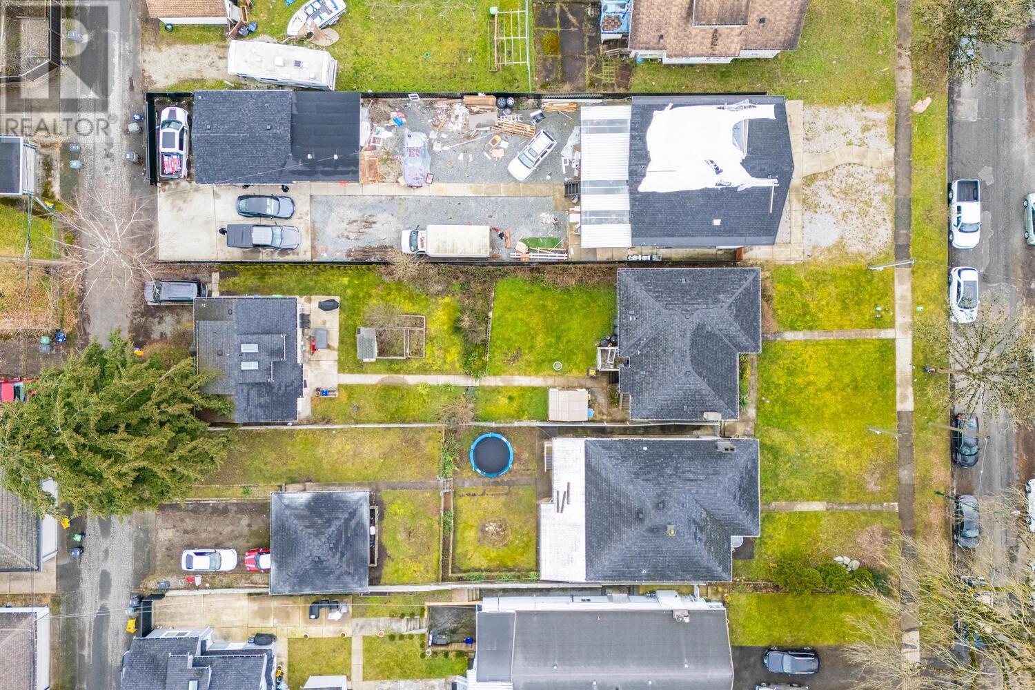 Property at 1187 E 54TH AVENUE image 3