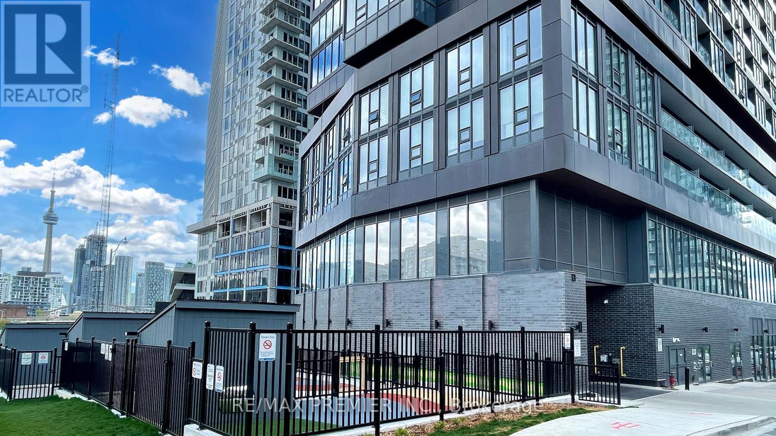 Property at 3203 - 19 WESTERN BATTERY ROAD image 2