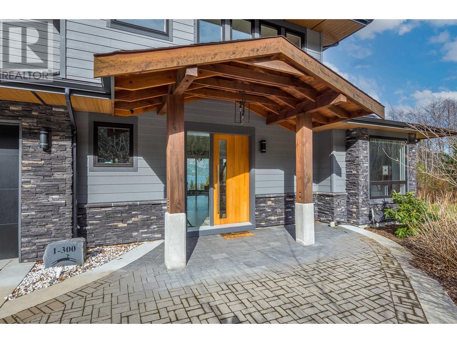 1 300 Furry Creek Drive, West Vancouver, British Columbia  V8B 1A3 - Photo 2 - R2972477