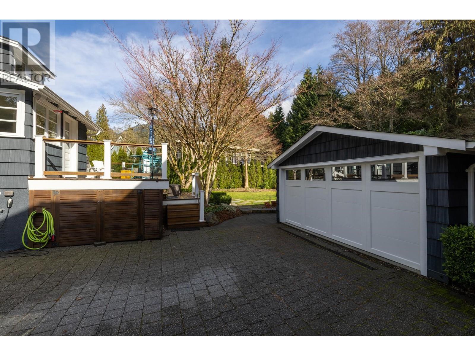 5648 Eagle Harbour Road, West Vancouver, British Columbia  V7W 1P5 - Photo 4 - R2972872