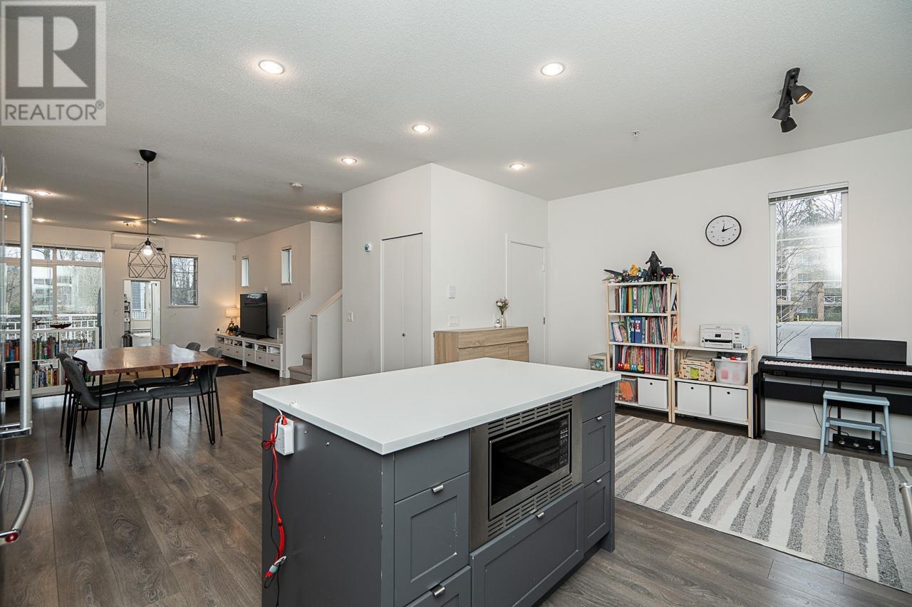 45 2560 Pitt River Road, Port Coquitlam, British Columbia  V3C 0G6 - Photo 14 - R2972467