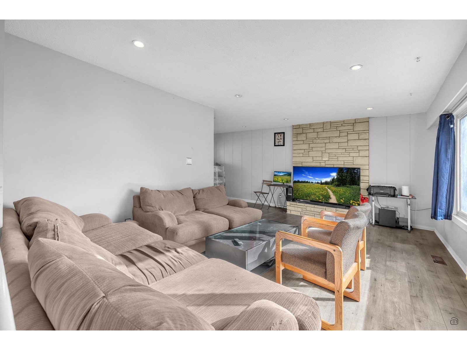 Property at 13105 64 AVENUE image 4