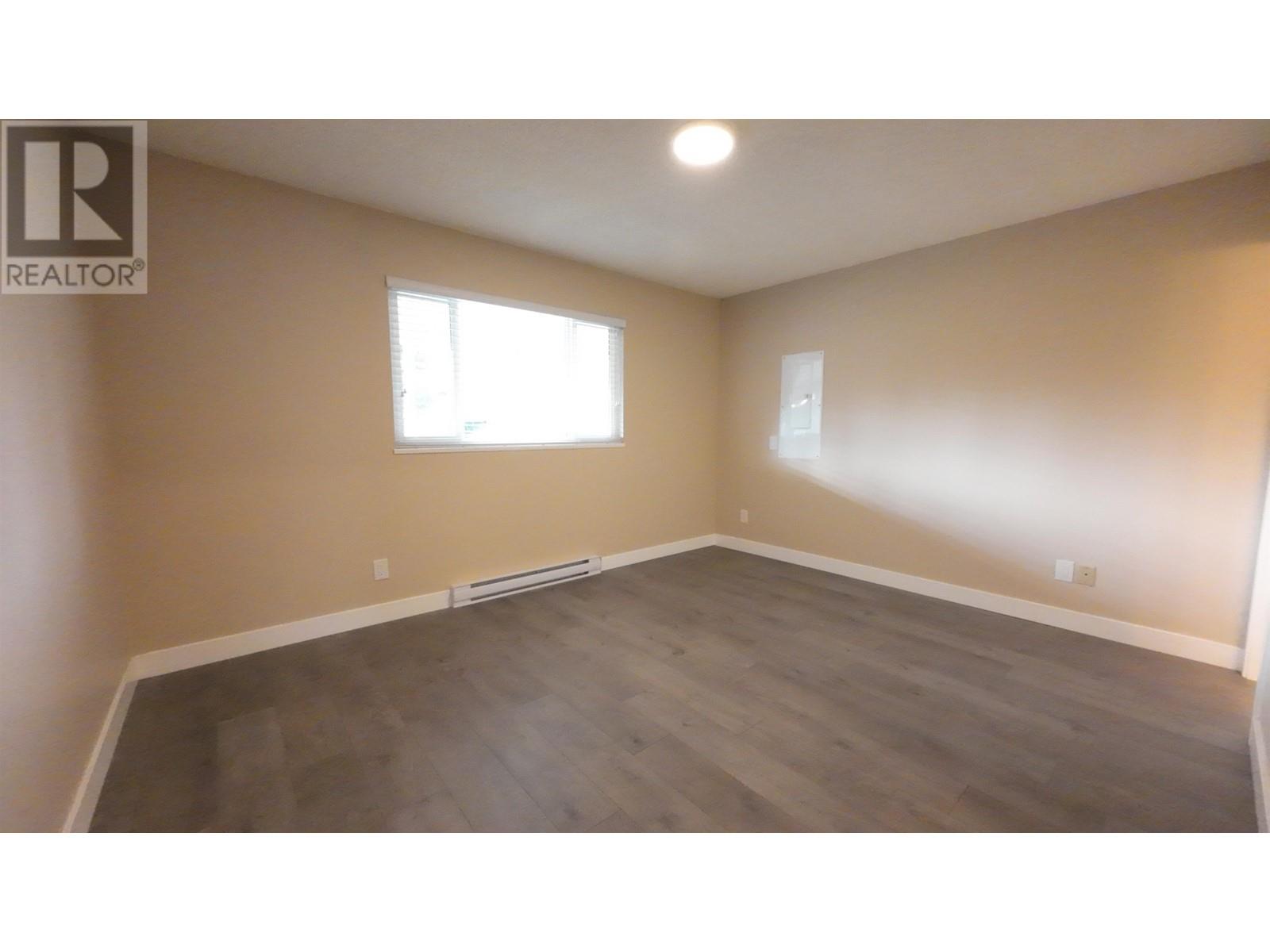 11 Fell Avenue, Burnaby, British Columbia  V5B 3Y1 - Photo 6 - R2972986