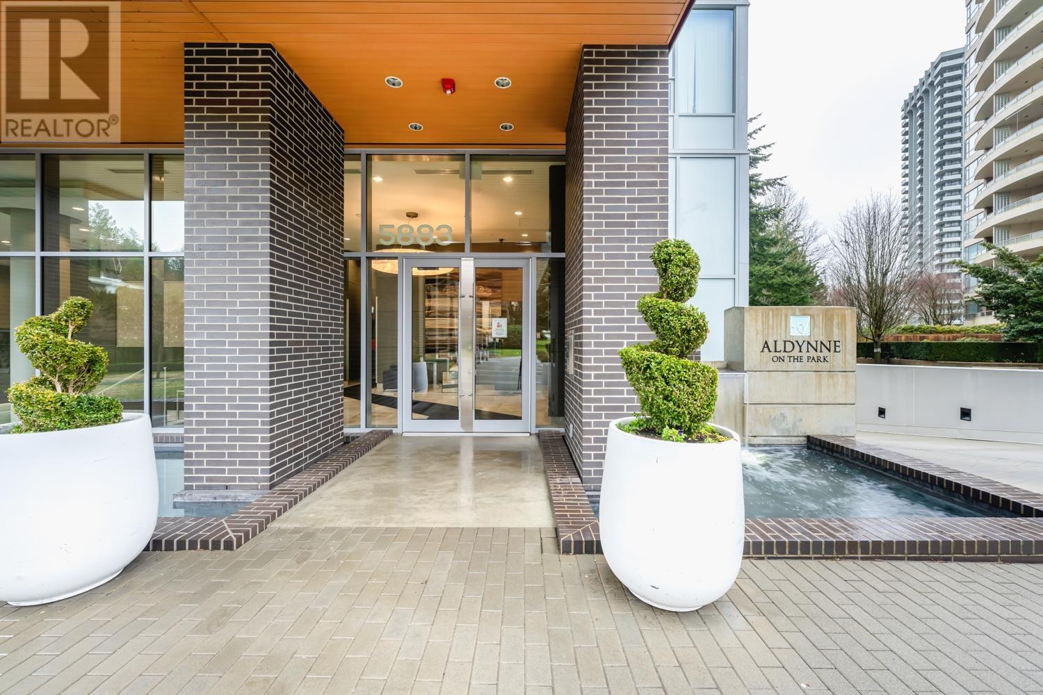 Listing Picture 25 of 27 : 3307 5883 BARKER AVENUE, Burnaby / 本拿比 - 魯藝地產 Yvonne Lu Group - MLS Medallion Club Member