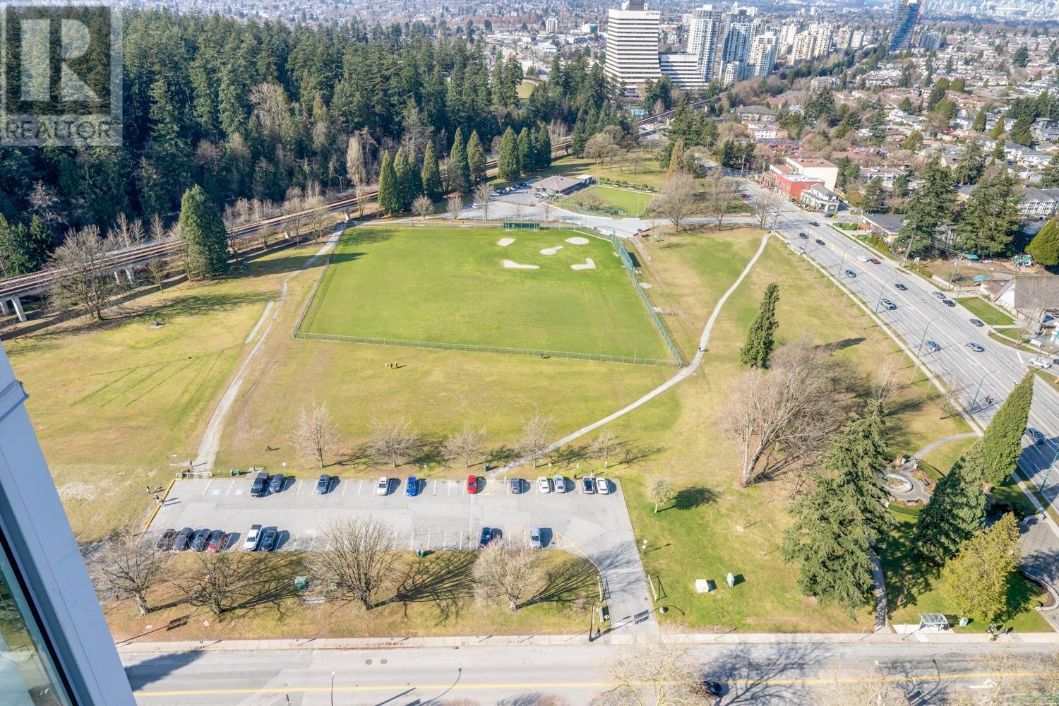 Listing Picture 14 of 27 : 3307 5883 BARKER AVENUE, Burnaby / 本拿比 - 魯藝地產 Yvonne Lu Group - MLS Medallion Club Member