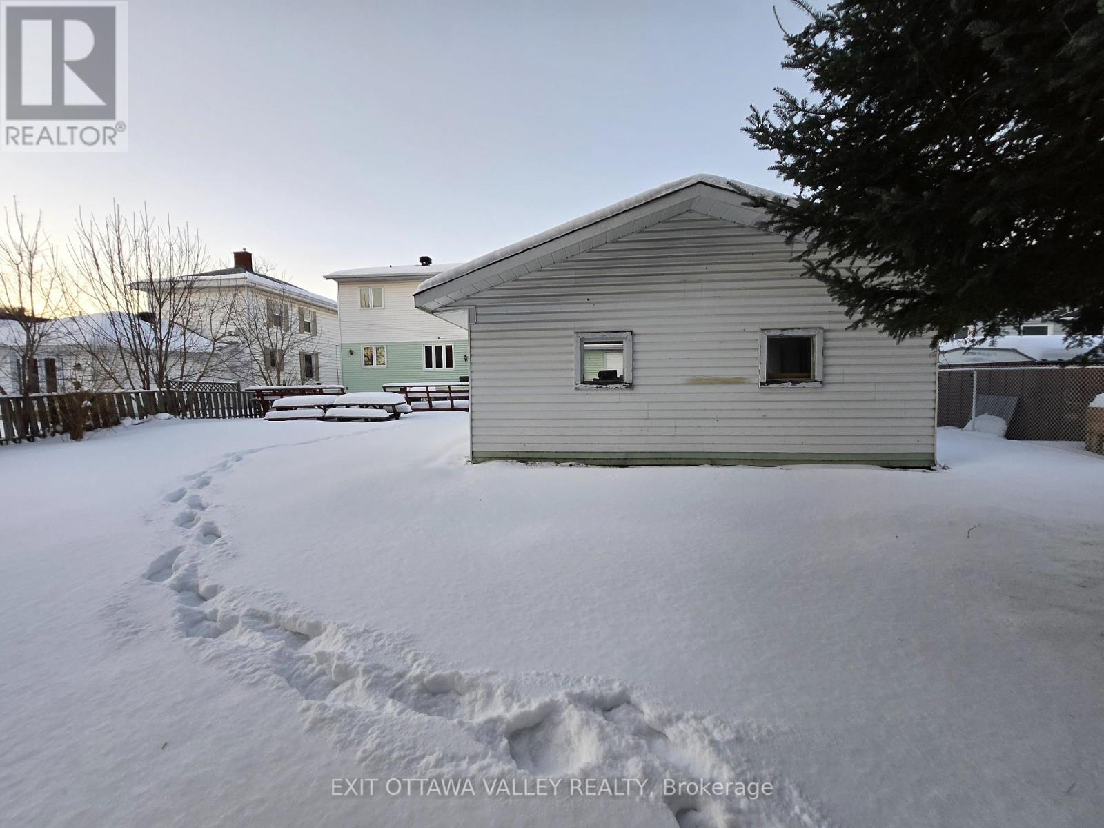 124 Dickson Street, Pembroke, Ontario  K8A 2W9 - Photo 6 - X11997957