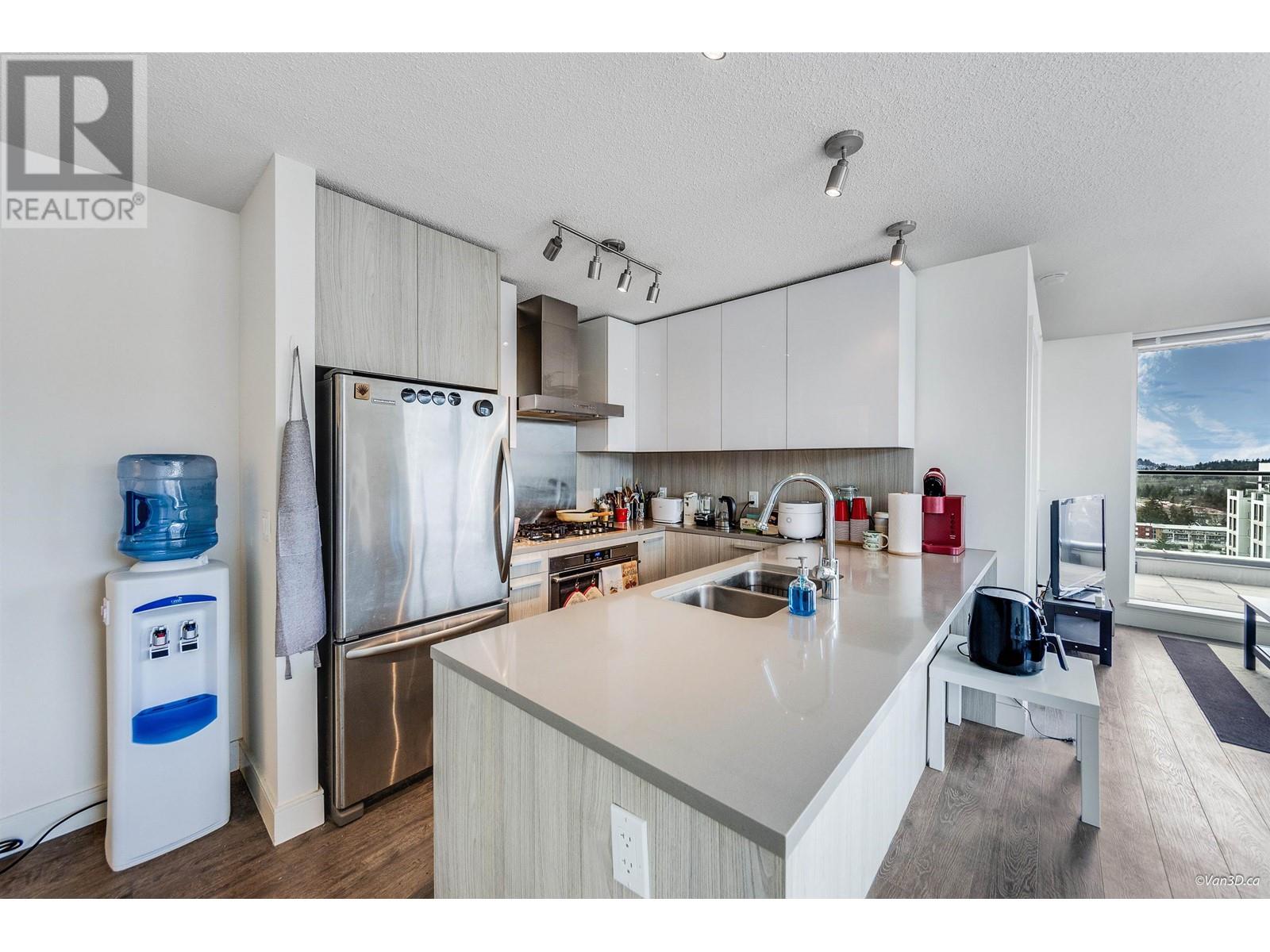 2208 3007 Glen Drive, Coquitlam, British Columbia  V3B 0L8 - Photo 8 - R2972734