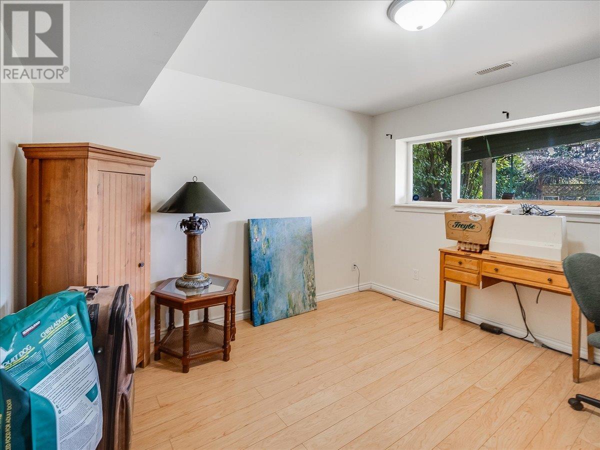 Listing Picture 29 of 39 : 7124 BROADWAY, Burnaby / 本拿比 - 魯藝地產 Yvonne Lu Group - MLS Medallion Club Member