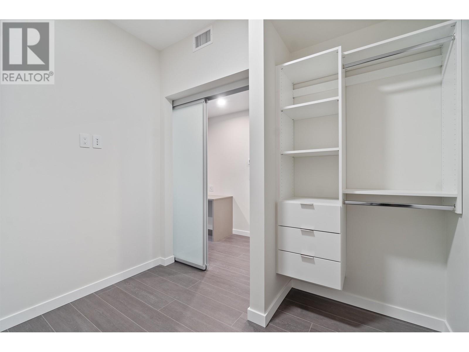 Listing Picture 17 of 37 : 5903 2108 GILMORE AVENUE, Burnaby / 本拿比 - 魯藝地產 Yvonne Lu Group - MLS Medallion Club Member