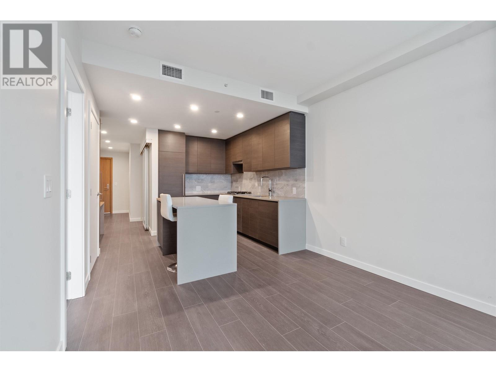 Listing Picture 4 of 37 : 5903 2108 GILMORE AVENUE, Burnaby / 本拿比 - 魯藝地產 Yvonne Lu Group - MLS Medallion Club Member