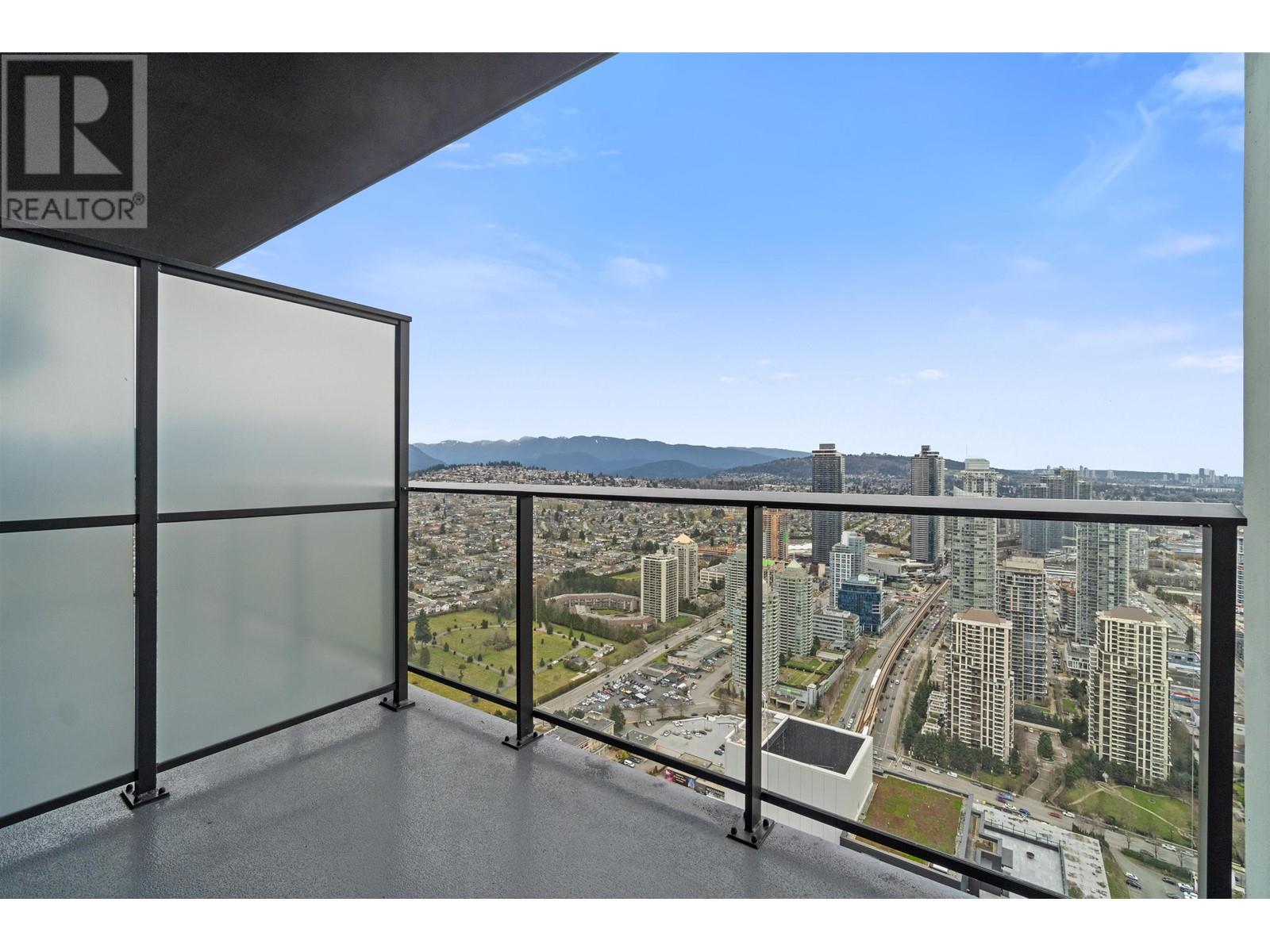 Listing Picture 3 of 37 : 5903 2108 GILMORE AVENUE, Burnaby / 本拿比 - 魯藝地產 Yvonne Lu Group - MLS Medallion Club Member